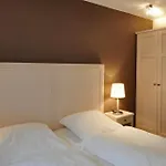 Am Schlosspark Garni Hotell 4*