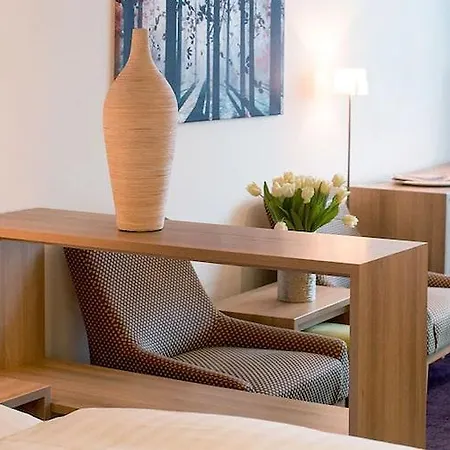 Hotel Am Schlosspark Garni 4*