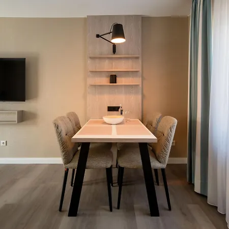 Ξενοδοχείο Am Schlosspark Garni Χούζουμ