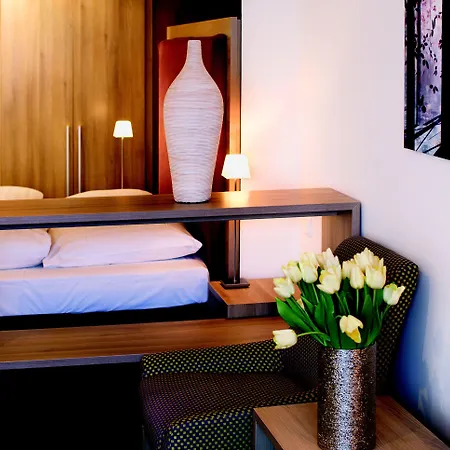 Am Schlosspark Garni ホテル フースム