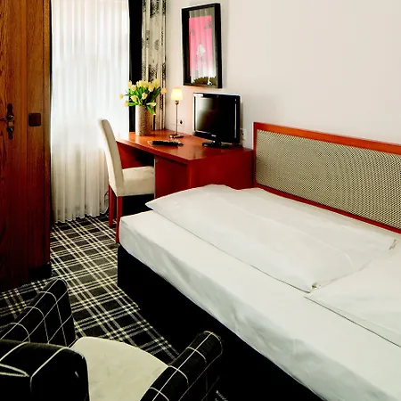 Am Schlosspark Garni 4* Χούζουμ