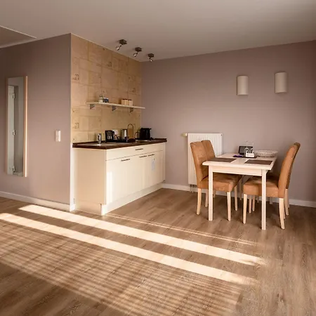 Am Schlosspark Garni Ξενοδοχείο Χούζουμ