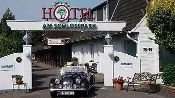 Hotel Am Schlosspark Garni 4*