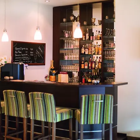 Hotel Am Schlosspark Garni 4*