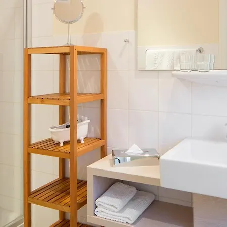 Am Schlosspark Garni Hotel 4*