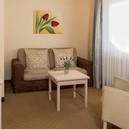 Ξενοδοχείο Am Schlosspark Garni Χούζουμ