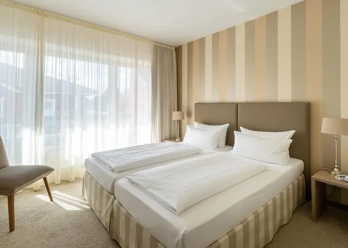 Am Schlosspark Garni Hotel