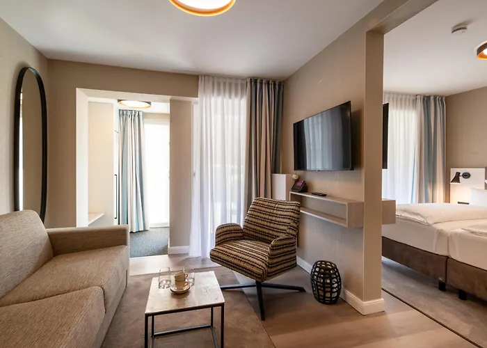 Am Schlosspark Garni Hotel 4*