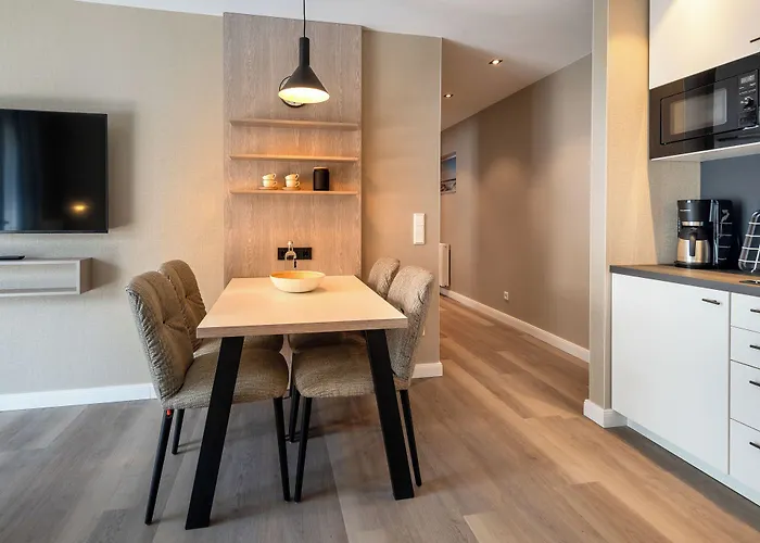 Am Schlosspark Garni Hotel 4*